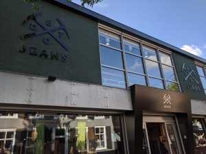 Gevelreclame Deto Jeans